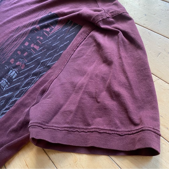 Z Zegna Maroon City Skyline Graphic Tee - Picture 5 of 7